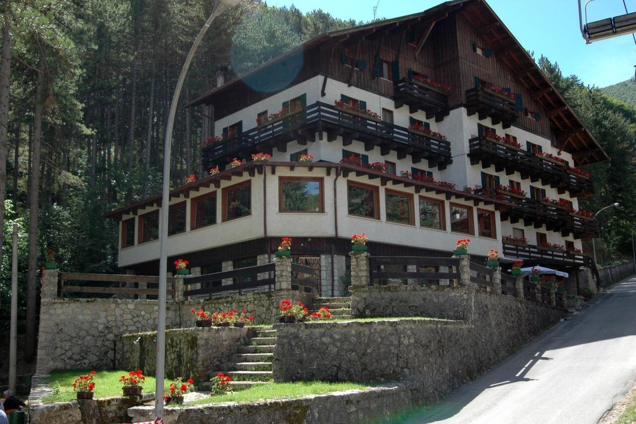 Hotel Garni Mille Pini Scanno Εξωτερικό φωτογραφία