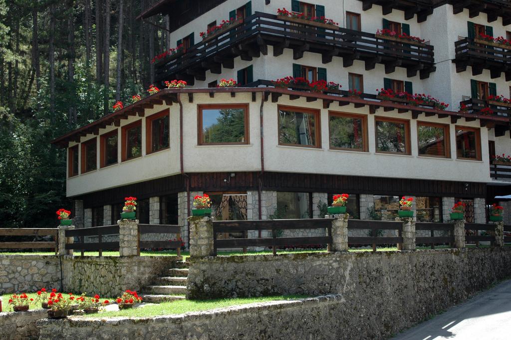Hotel Garni Mille Pini Scanno Εξωτερικό φωτογραφία