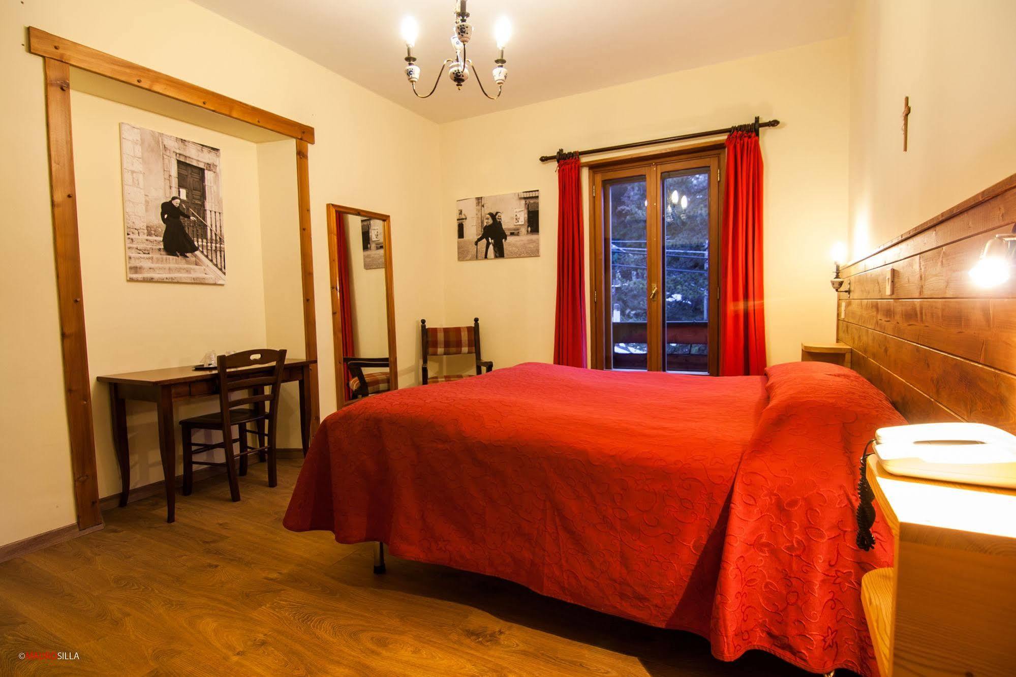 Hotel Garni Mille Pini Scanno Εξωτερικό φωτογραφία
